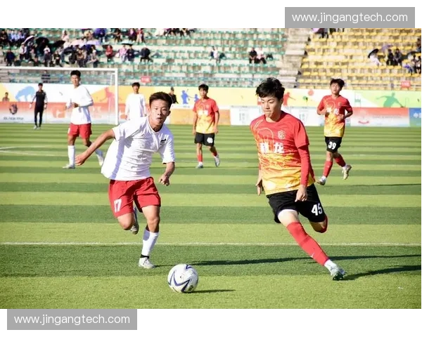 血性与冲突的绿茵较量当激情化作暴力足球的极限对决