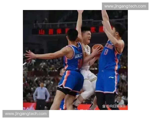 CBA精彩赛事全程直播 球迷互动热血不断 精彩瞬间实时呈现